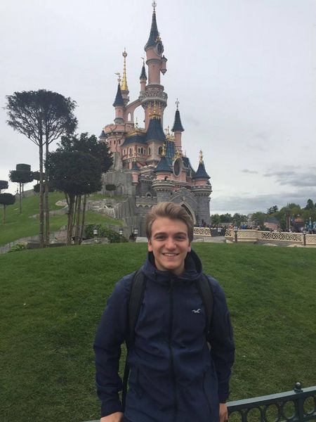 Loic - Apprenti chez Mickey